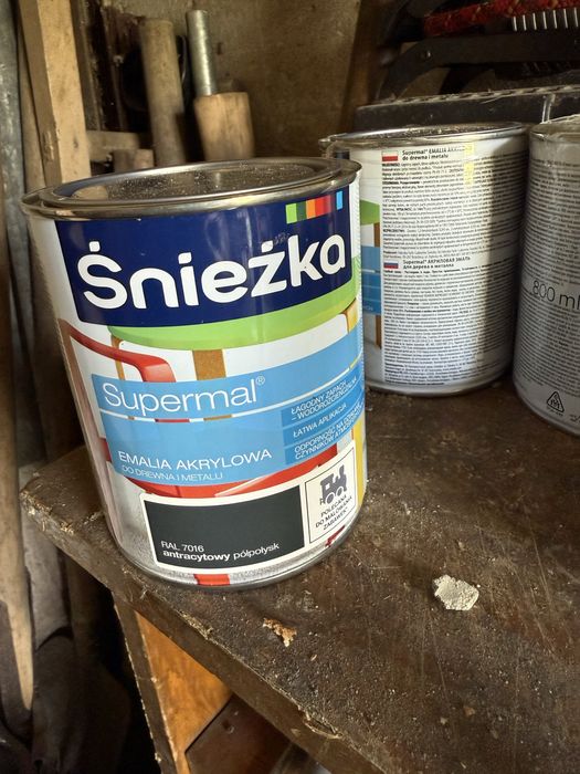 Emailia akrylowa do drewna i metalu Śnieżka RAL7016