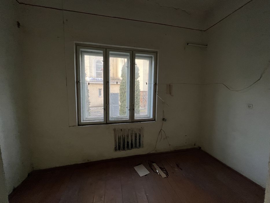 Будівля в центрі міста Іршава