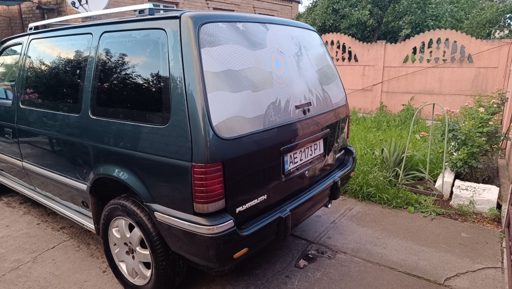Автомобіль Plymouth Voyager