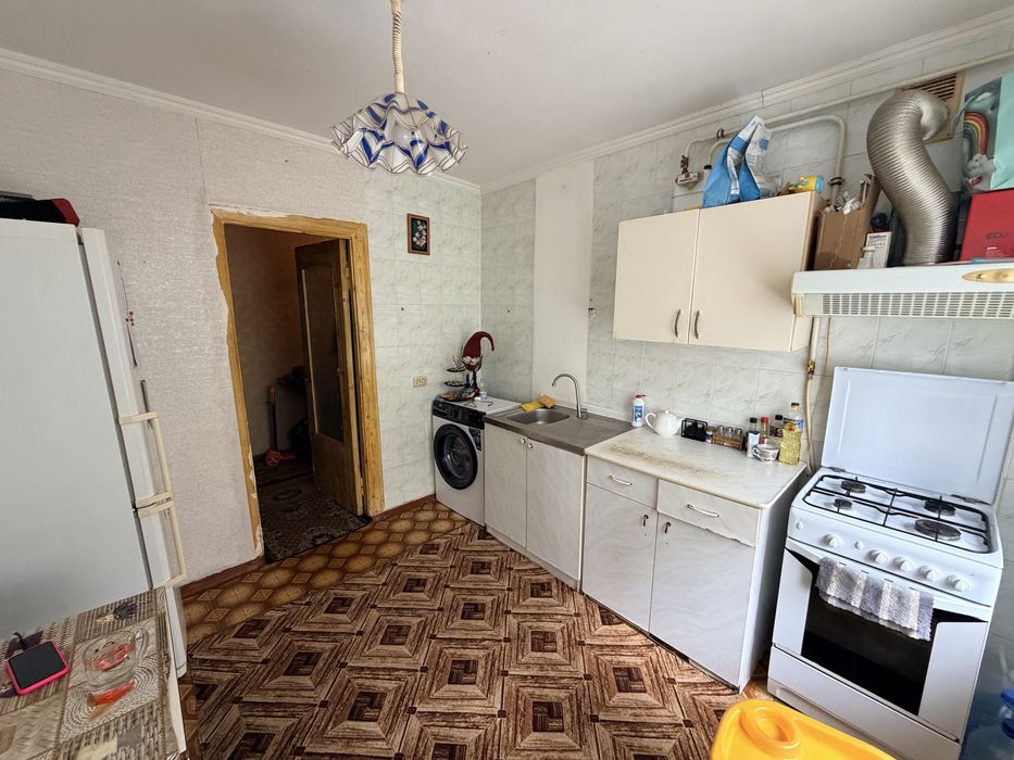 Продаж 3-х кім квартири 2/5 вул Космонавтів