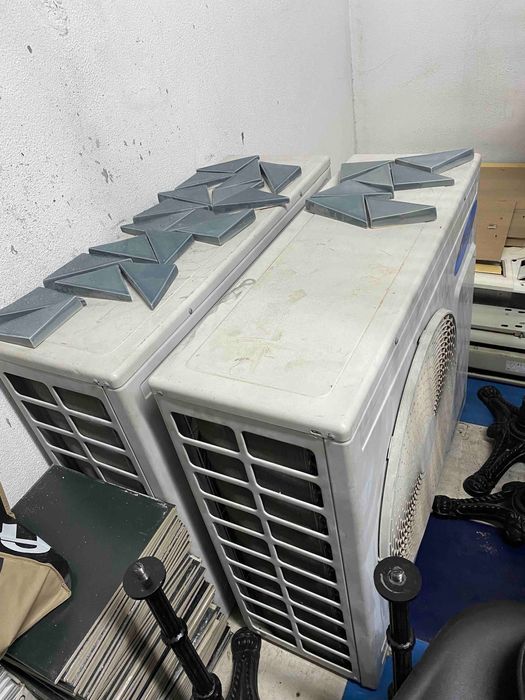 Ar condicionado completo (2 splits + saída central + cortina térmica)