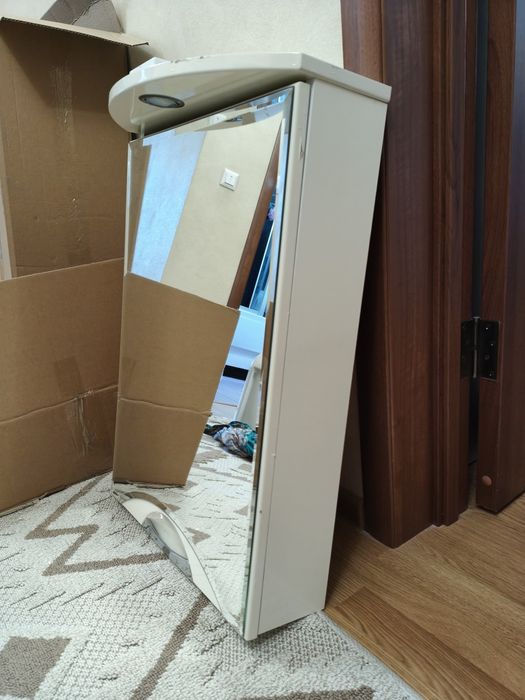 Продам дзеркало-тумба в ванну кімнату