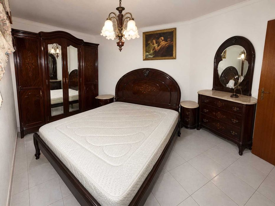 Baixa de Preço -Quarto Completo - madeira maciça
