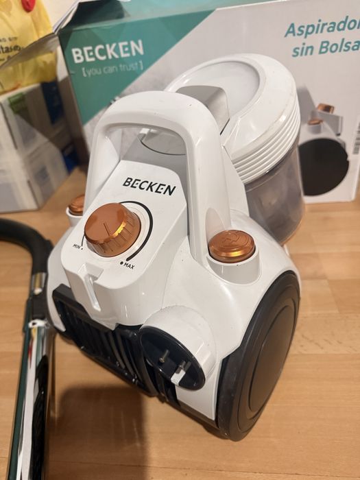 Aspirador  potente e novo