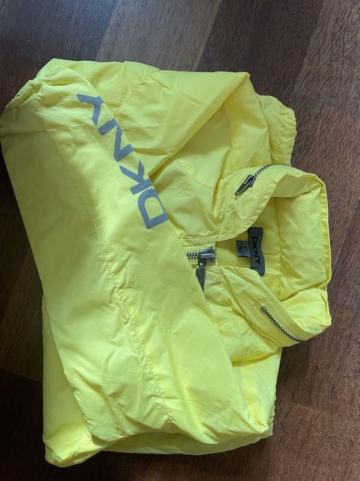kurtka wiatrówka DKNY dla dzieci na  4 lata