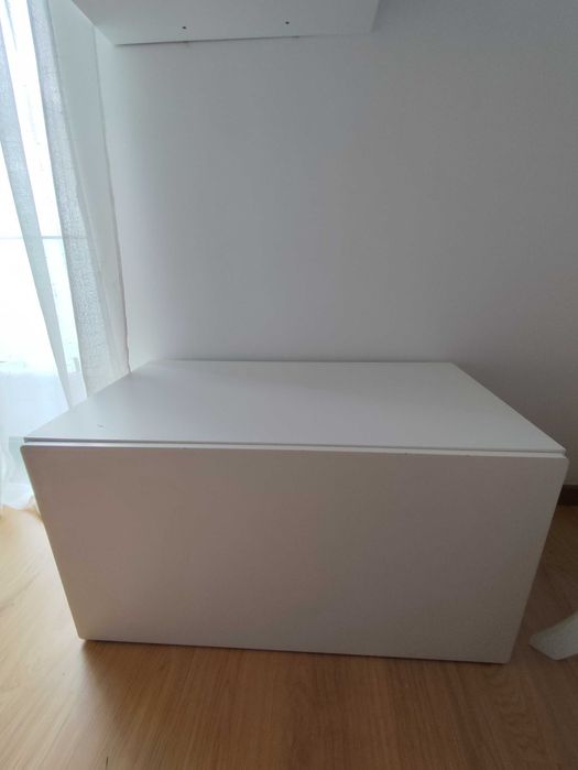 Vendo Roupeiro Branco e banco para arrumação