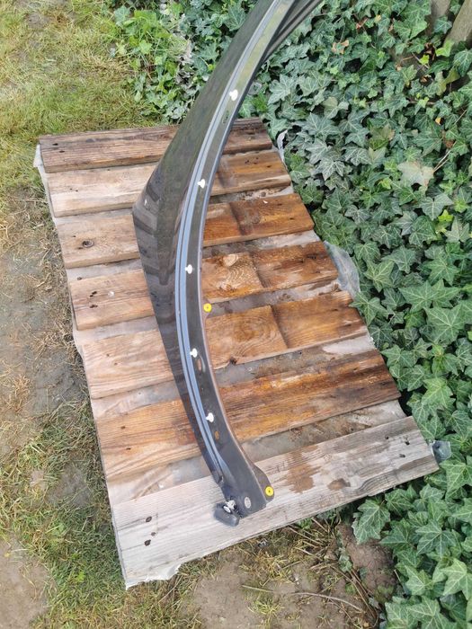 volvo c30 lift błotnik prawy