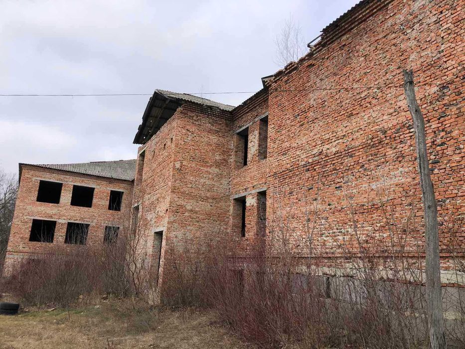 Продам комерційне приміщення (8387)