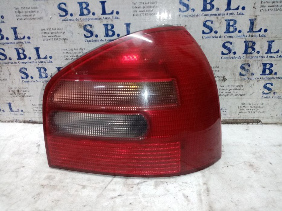 Farolim direito AUDI A3 (8L1)
