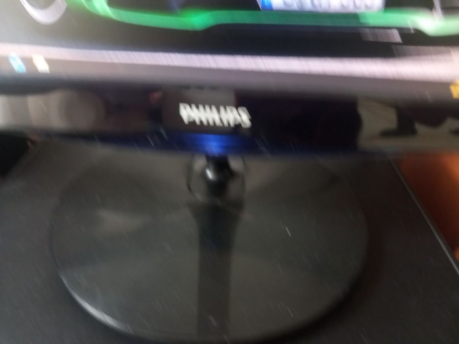 Monitor fhilips como novo 100% funcional 22 pulgadas