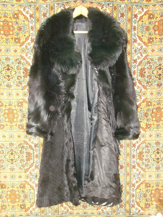 продам шубу женскую натуральный мех идеальное состояние размер-52 плеч