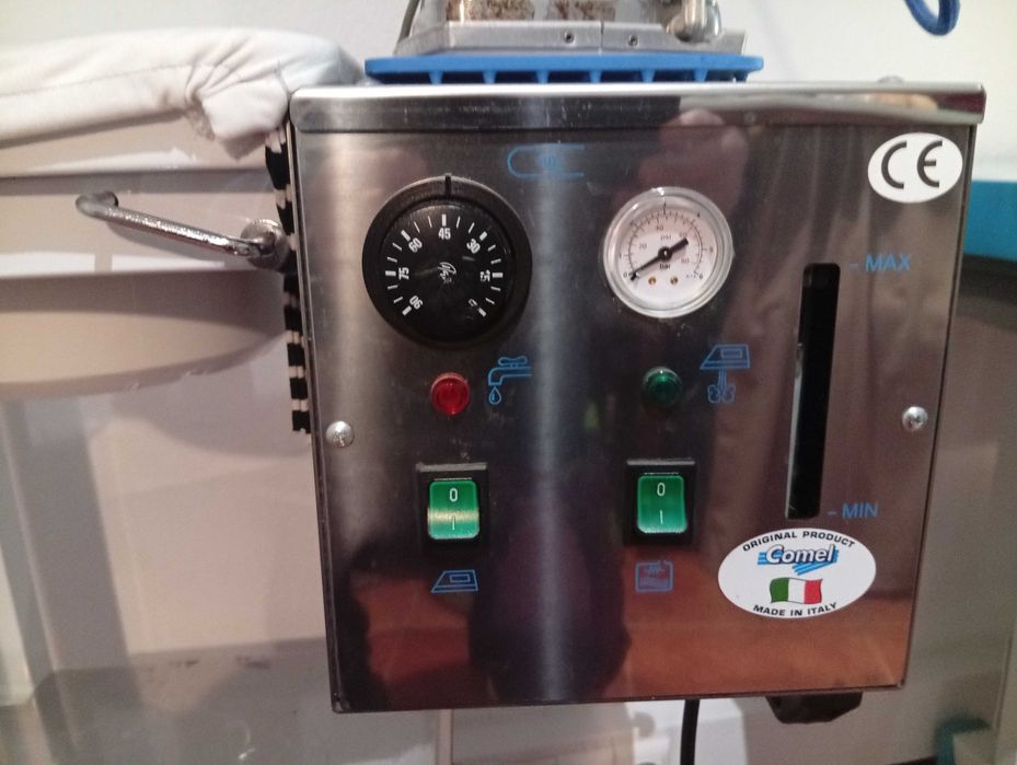 Vendo ferro de engomar industrial com caldeira