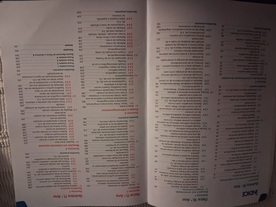 Livros de exame 11 ano biologia e fisica-quimica