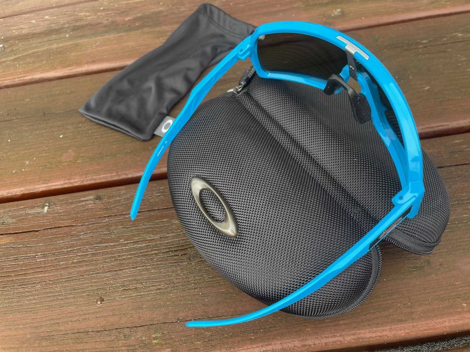 okulary przeciwsłoneczne Oakley Sutro Prizm niebieskie kite