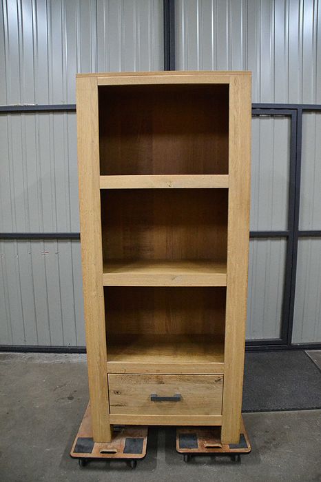 Biblioteczka, słupek dębowy, ze starych desek, regał na książki.