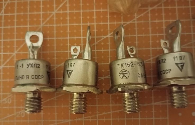 Транзістор тк 152