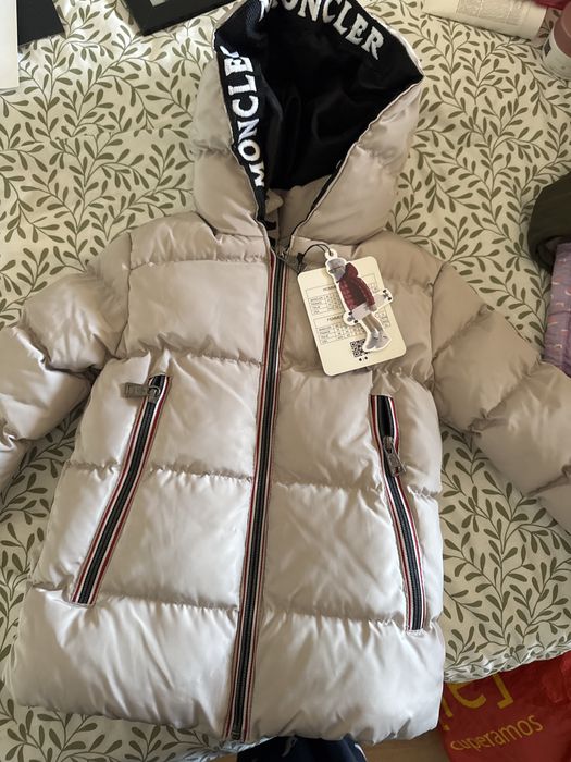 Casaco de penas moncler para criança