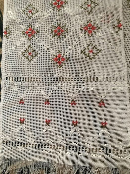 Красива  Вишита  доріжка