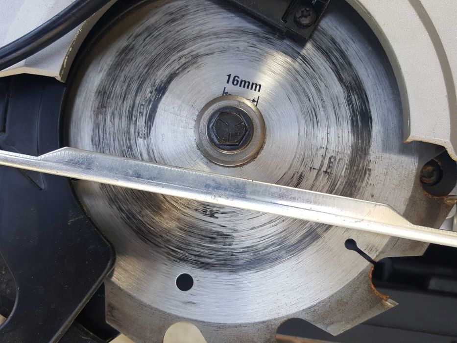 Serra circular Black & Decker