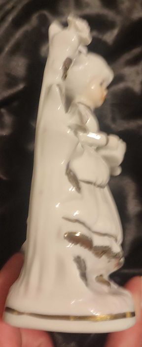 Kolekcjonerska figurka Gräfenthal Carl Scheidig – dziewczynka w pergoli vintage DDR / NRD