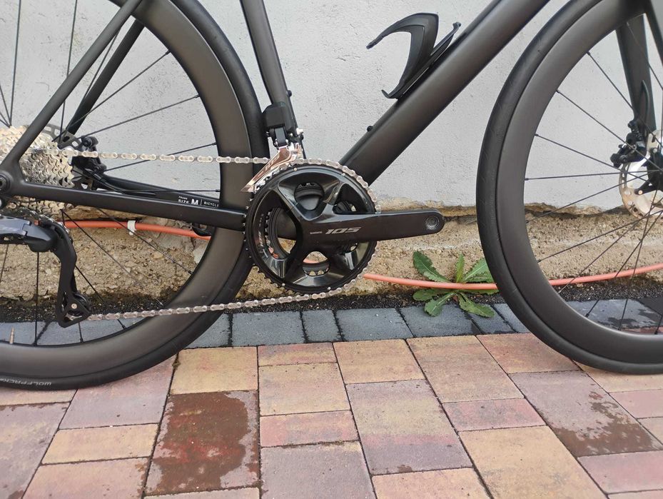 Rower szosowy AVONA Velum - jak nowy 105 di2, koła carbon, trek madone
