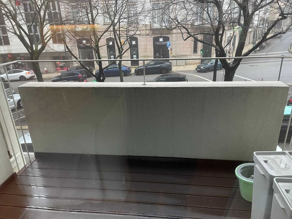 Arrenda T2 com 2 lug de garagem e arrecadação