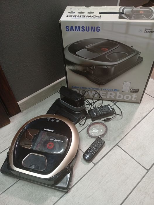 Робот пилосос Samsung PowerBot7000
