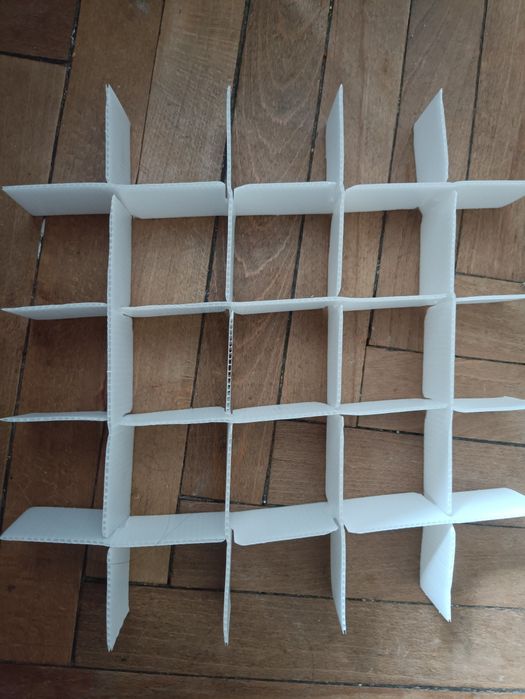 Podziałki plastikowe do kartonów 20 sztuk