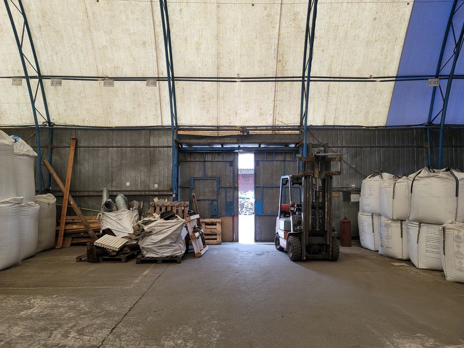 Продам склад 1000кв.м. левый берег , наша правда СВЕТ НЕ ОТКЛЮЧАЮТ