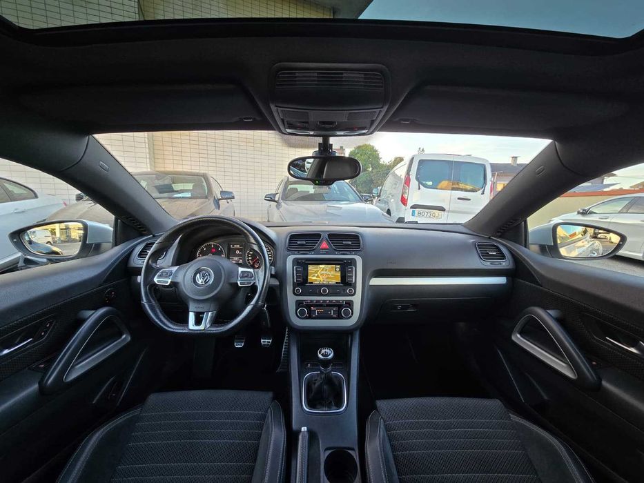 VOLKSWAGEN SCIROCCO SPORT 2.0TDI 140CV (LOOK R)