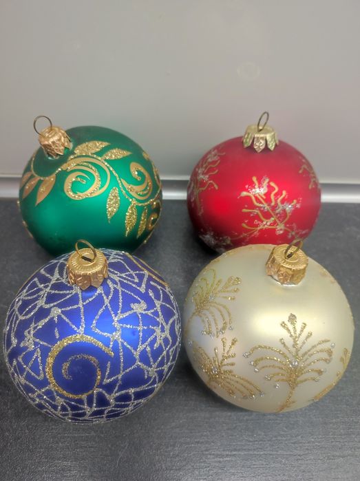 Ёлочные стеклянные игрушки
