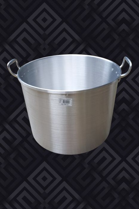 Panela nova grande em alumínio