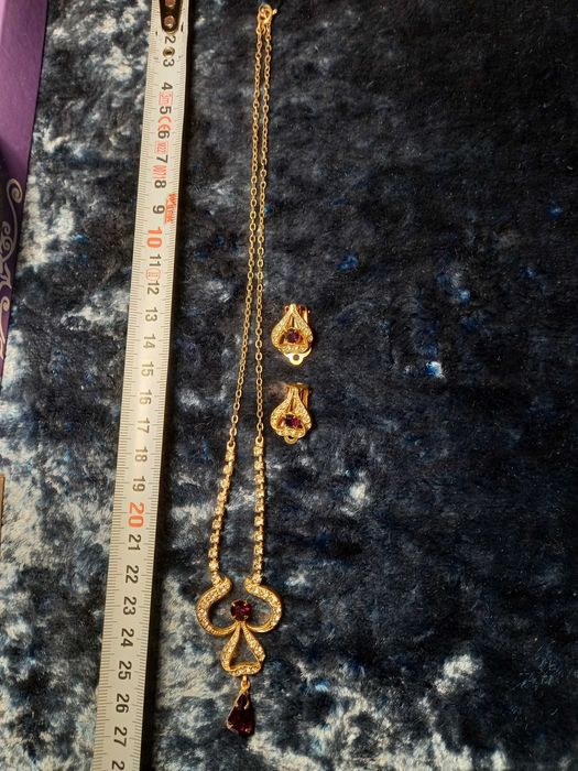 Набор бижутерии в идеальном состоянии дешево