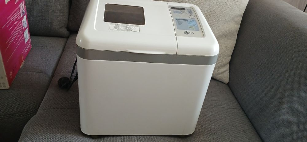 Хлібопіч хлебопечь LG