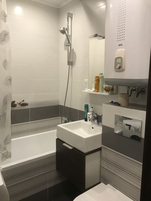 Клининг, химчистка , уборка всего помещение , вывоз   Мусора