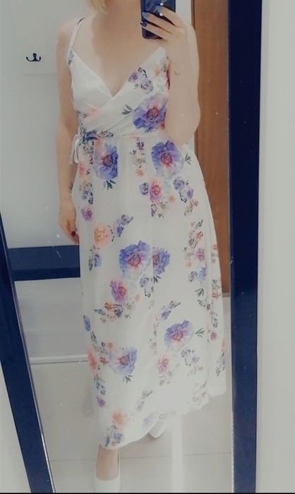 Długa sukienka w kwiatki