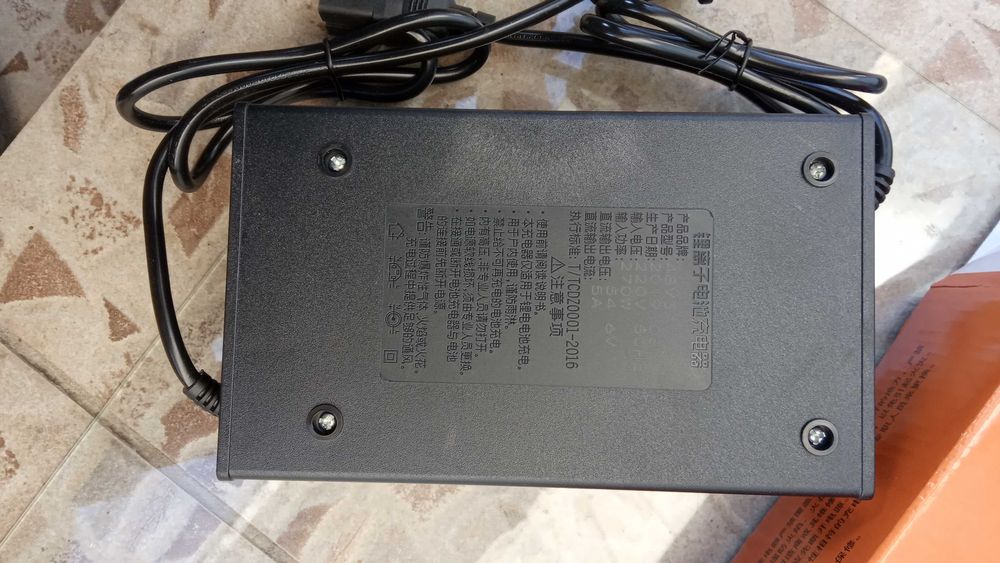 Зарядное устройство велосипеда 12V 24V 36V 48V 60V 72V для li-ion