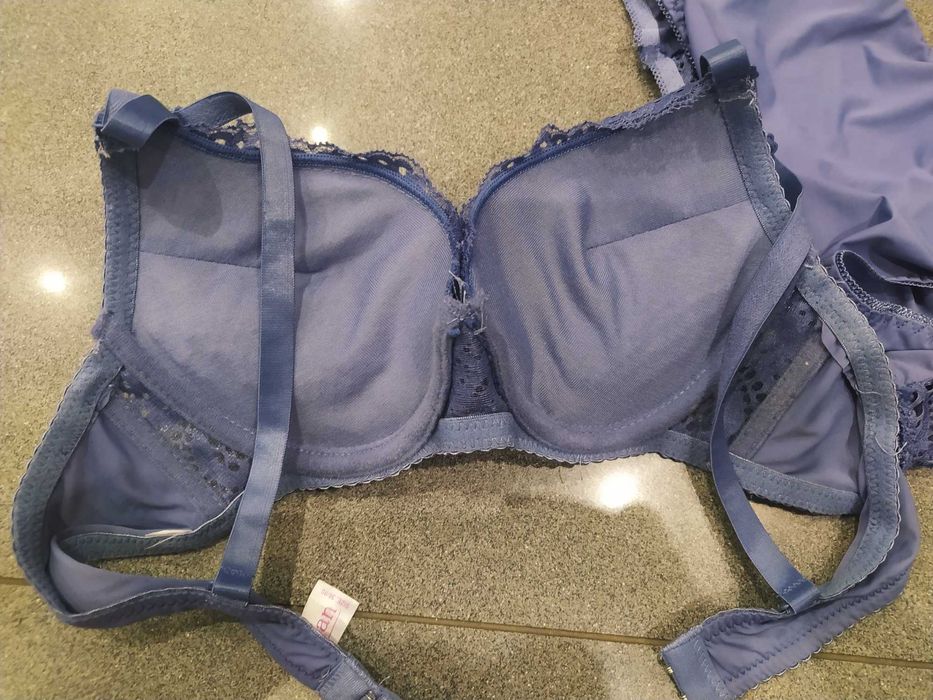 Komplet bielizny . M. Nowa