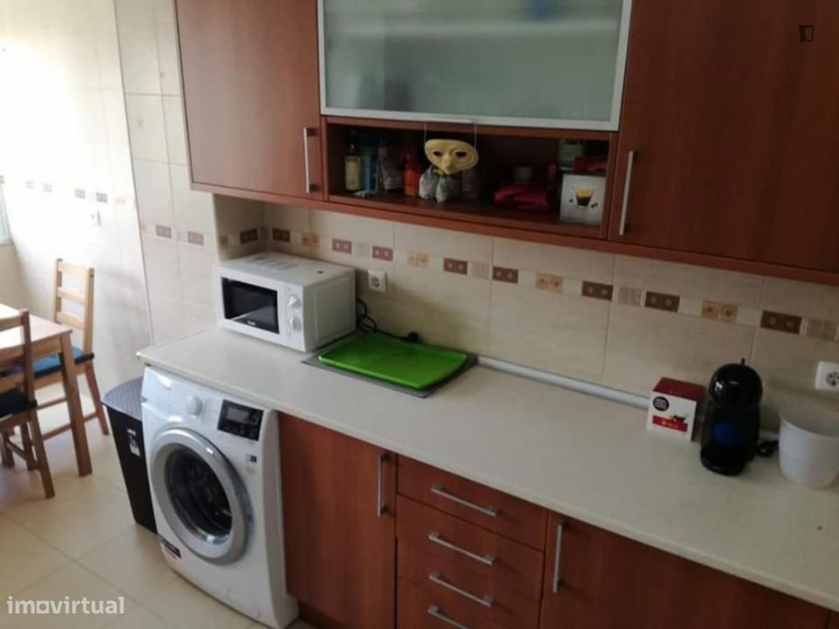 Apartamento com 5 quartos - localizado em Entrecampos Lisbon