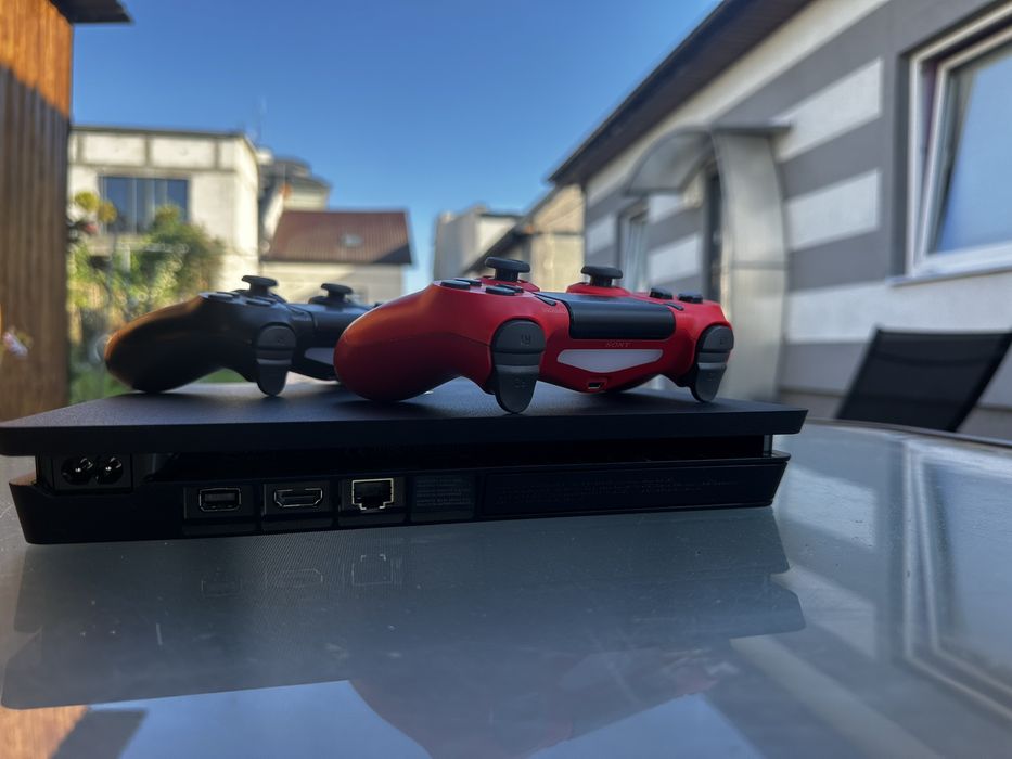 Konsola Playstation 4 PS4