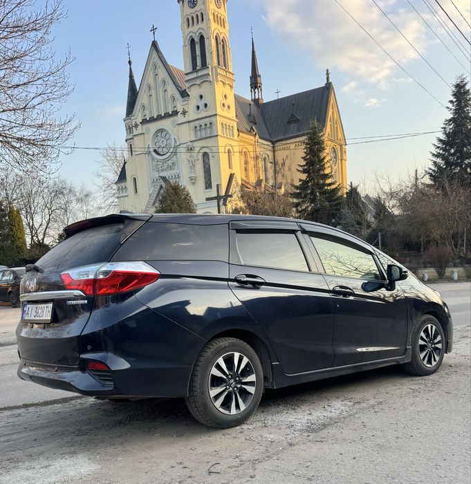 Honda Шатл гибрид, 2018г.