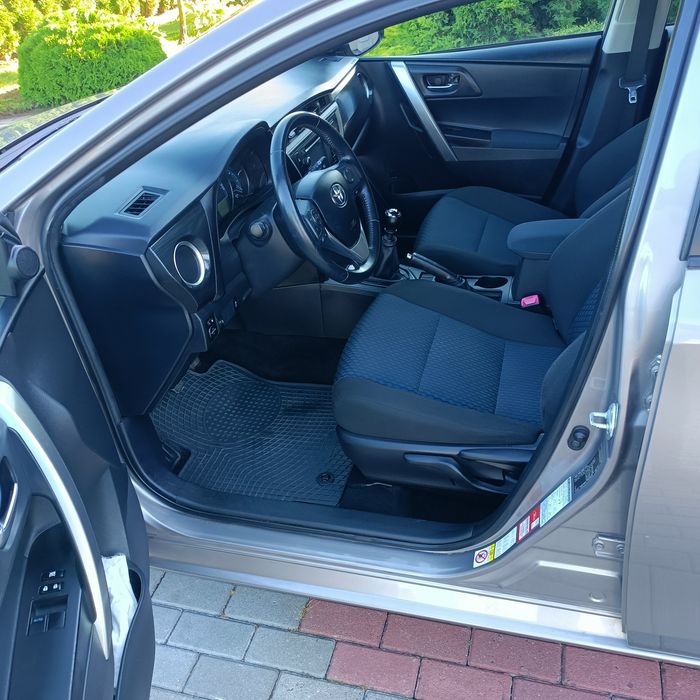 Toyota Auris Polski Salon