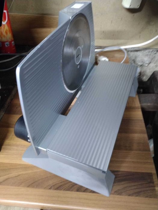 Máquina /Cortador de Charcutaria (Alimentação)