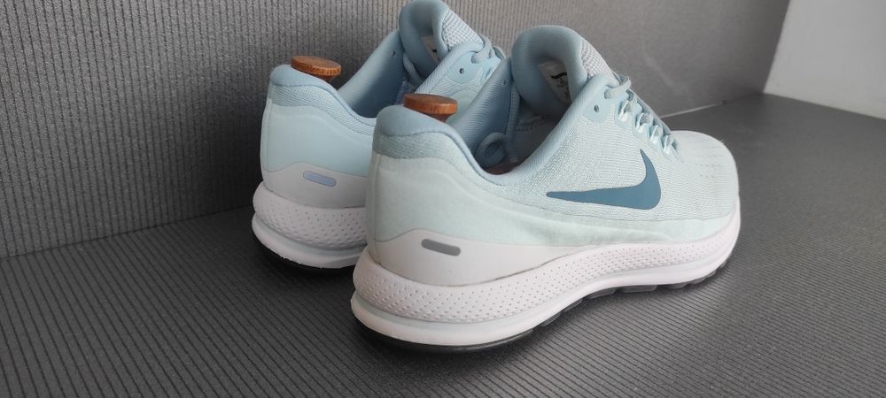 Кроссовки для бега Nike AIR ZOOM VOMERO 13 42р Ориг
ПРО РОЗСТРОЧКУ
