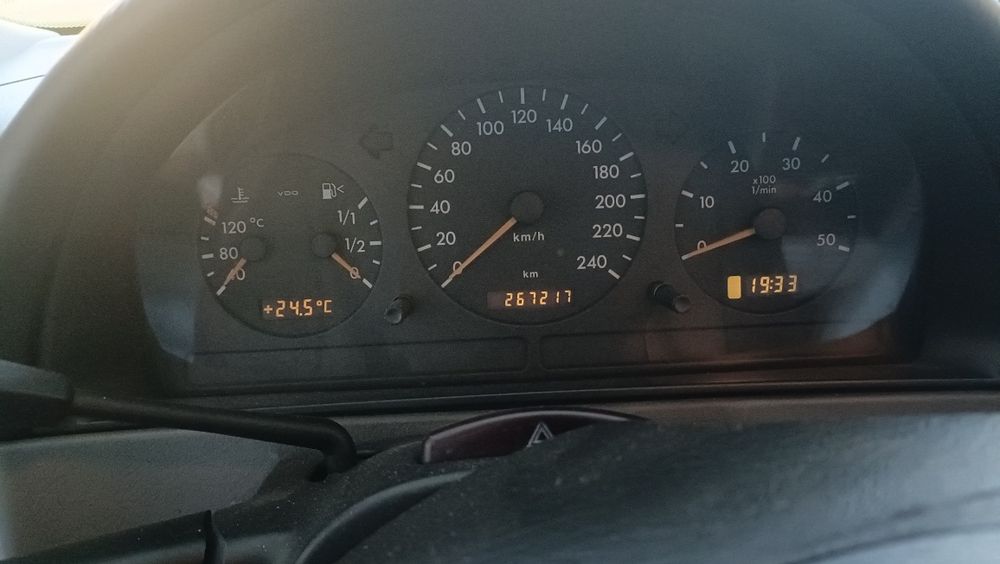 Mercedes-Benz ML 270 CDI (2002) – Estimado Familiar, Teto Abrir e Som Pioneer/Alpine