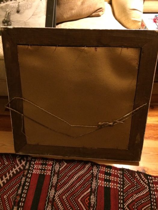 Espelho em moldura madeira muito bonito