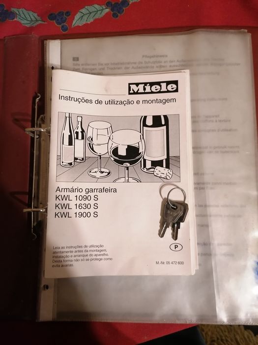 Arca de vinhos Miele