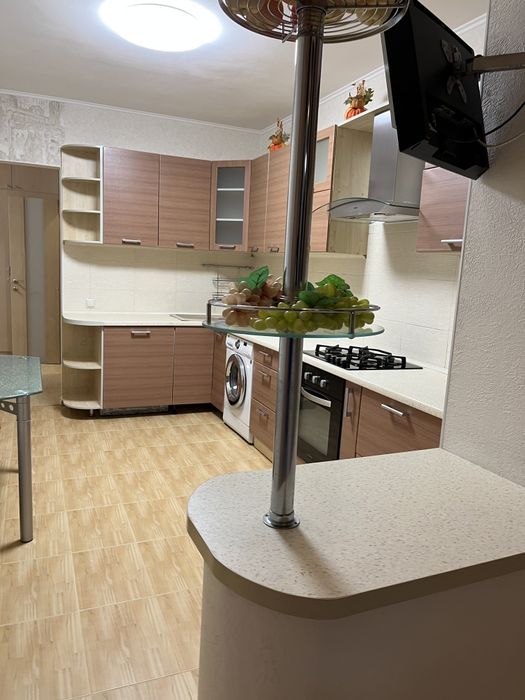 2-комнатная с евроремонтом на Заболотного - Сахарова!