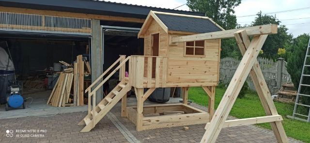 Domek drewniany dla dzieci, plac zabaw