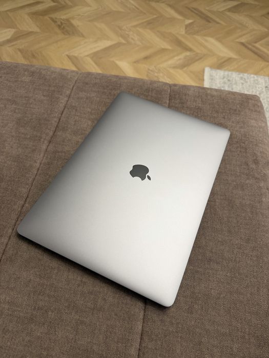 Macbook Pro 15 2019 i7 2.6 / 16gb / 512gb/ Radeon Pro 4 ГБ 93% АКБ